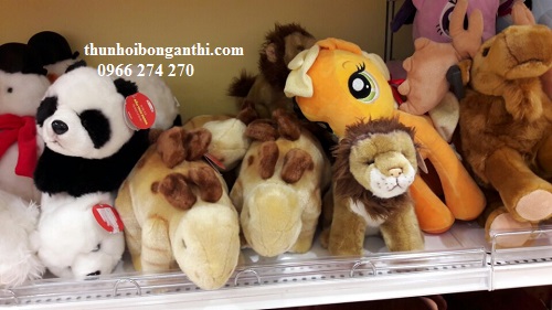 Chọn xưởng sản xuất gối cổ trực tiếp hay công ty quà tặng